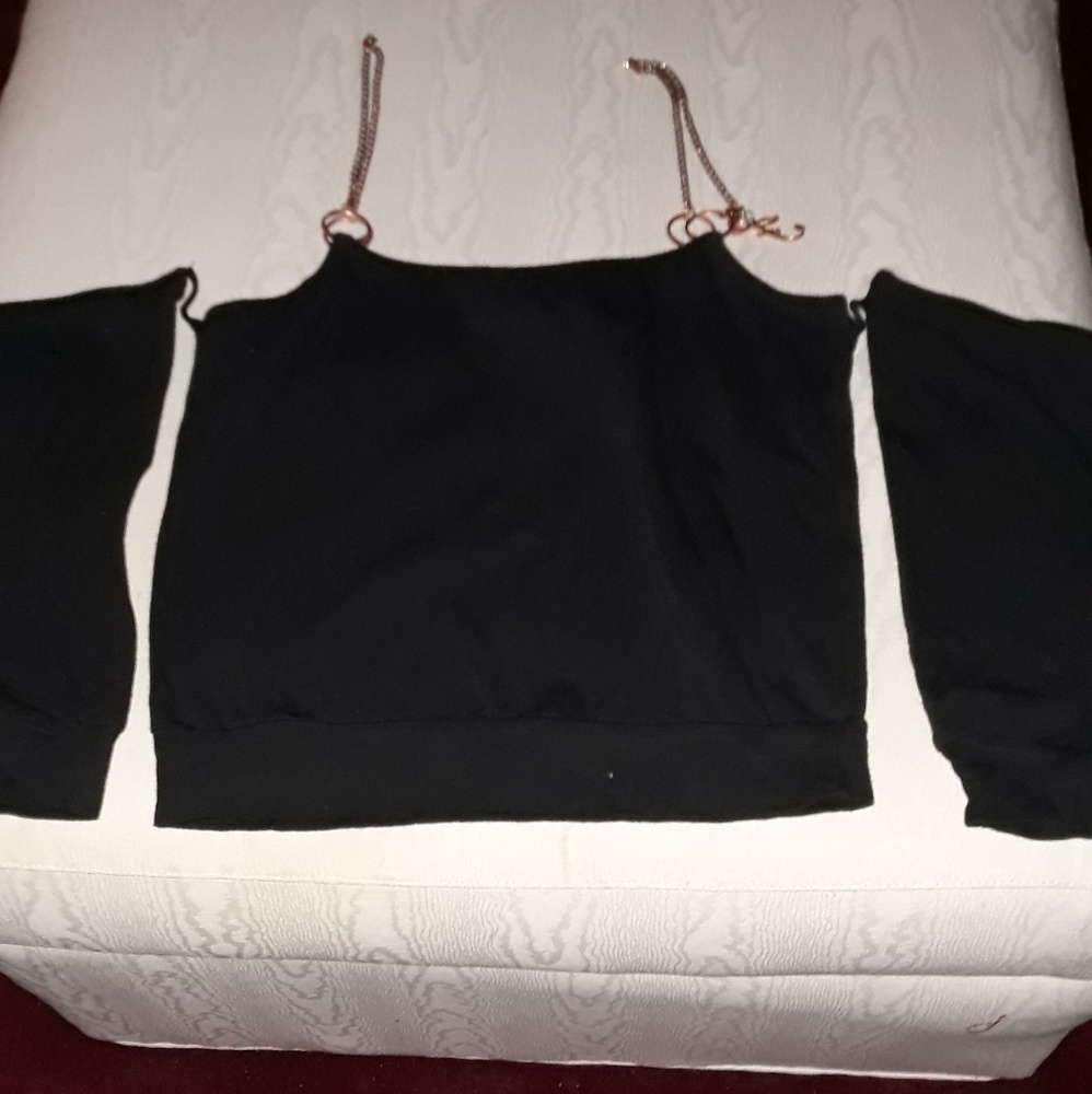 Attached sleeve top